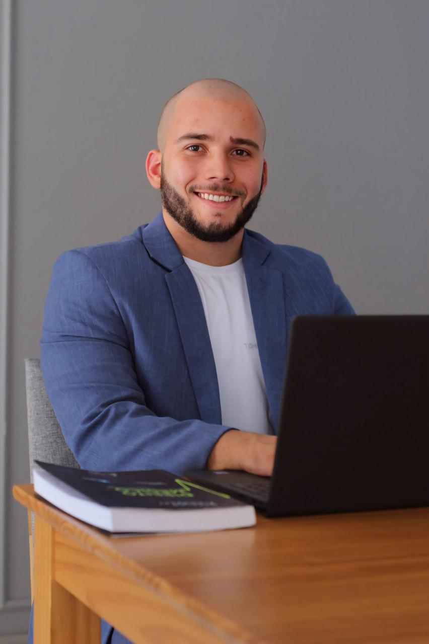 Dr. Gustavo Cavalcante